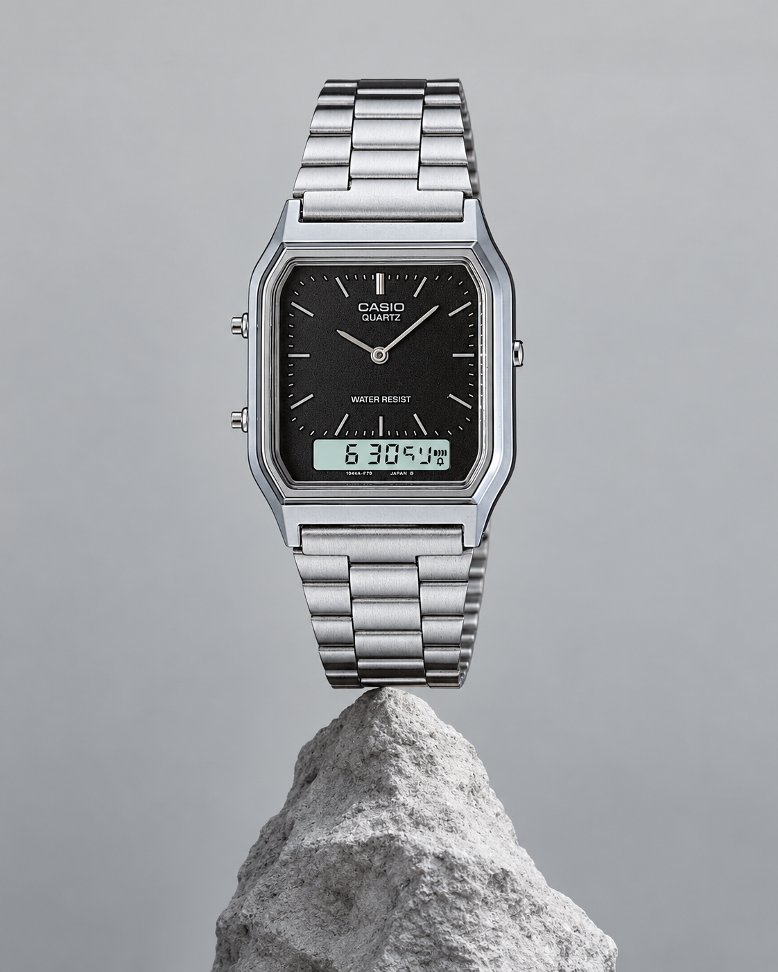 Casio AQ-230A-1DHDF - detail and lifestyle view 6