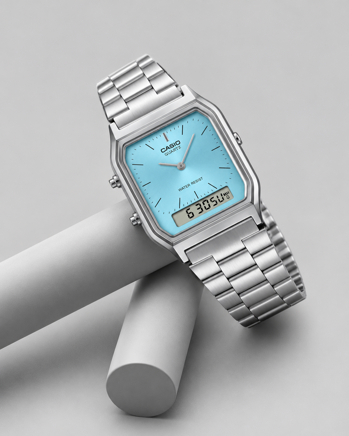 Casio AQ-230A-2A1 - detail and lifestyle view 4