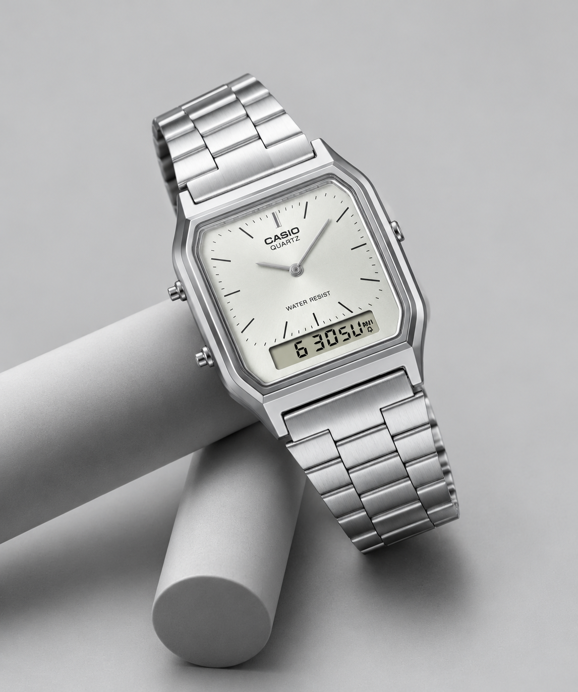Casio AQ-230A-7A - detail and lifestyle view 4