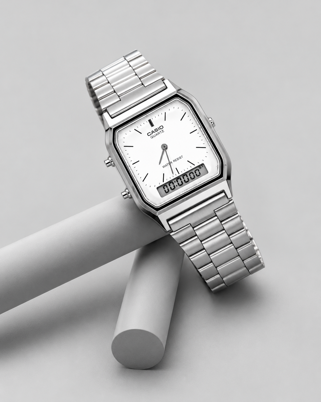 Casio AQ-230A-7DMQ - detail and lifestyle view 4