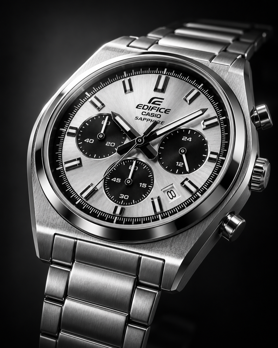 Casio EFB-730D-7AV - detail and lifestyle view 5