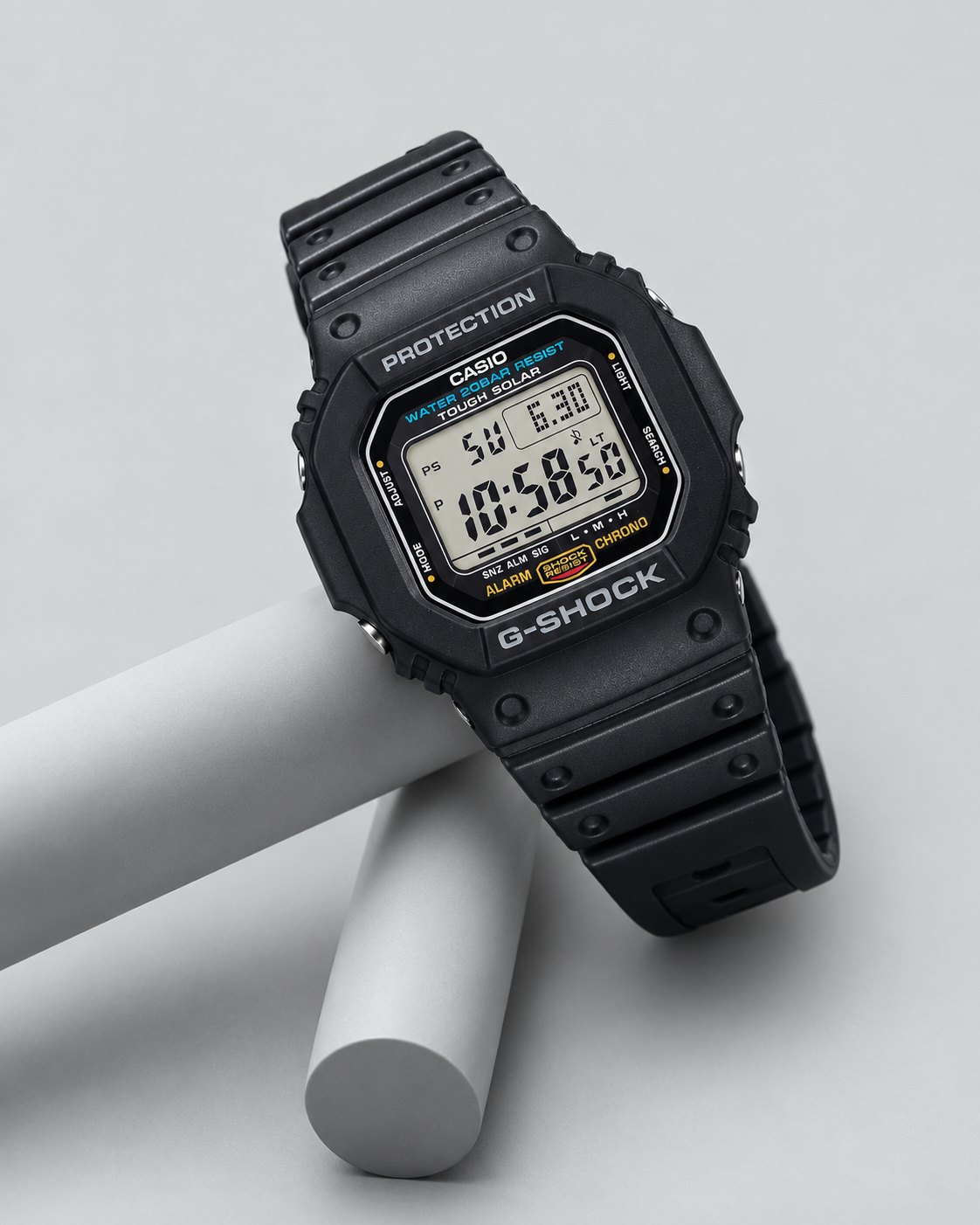 Casio G-5600UE-1 - detail and lifestyle view 4