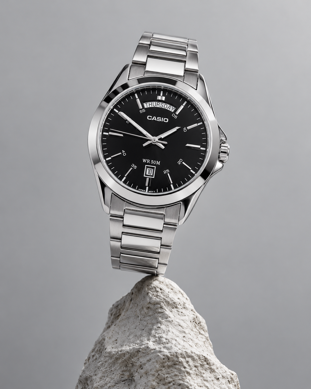 Casio MTP-1370D-1A1V - detail and lifestyle view 6