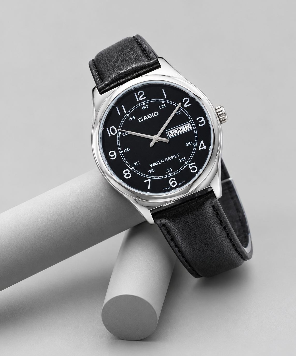 Casio MTP-V006L-1B2 - detail and lifestyle view 4