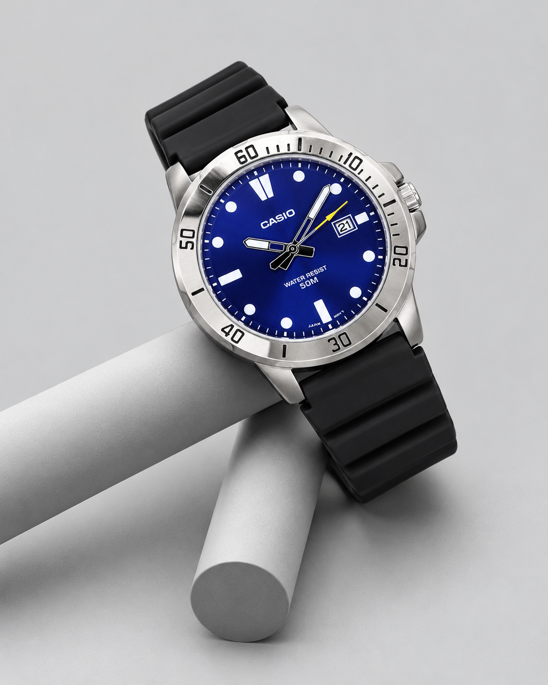 Casio MTP-VD01-2E - detail and lifestyle view 4