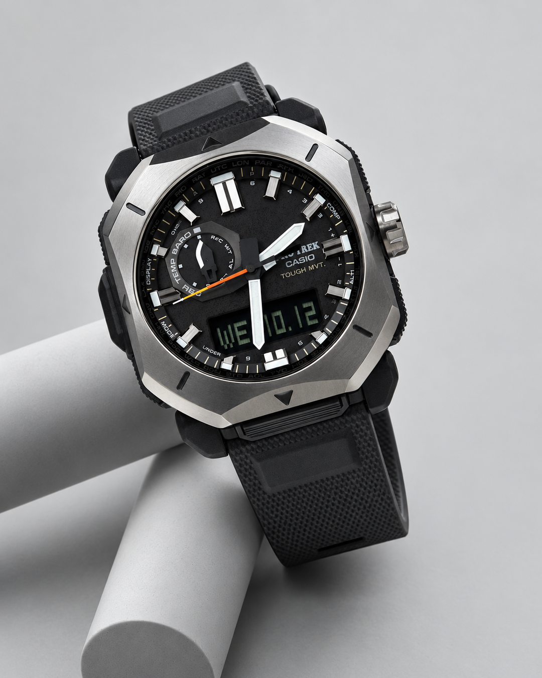 Casio PRW-6900Y-1 - detail and lifestyle view 4