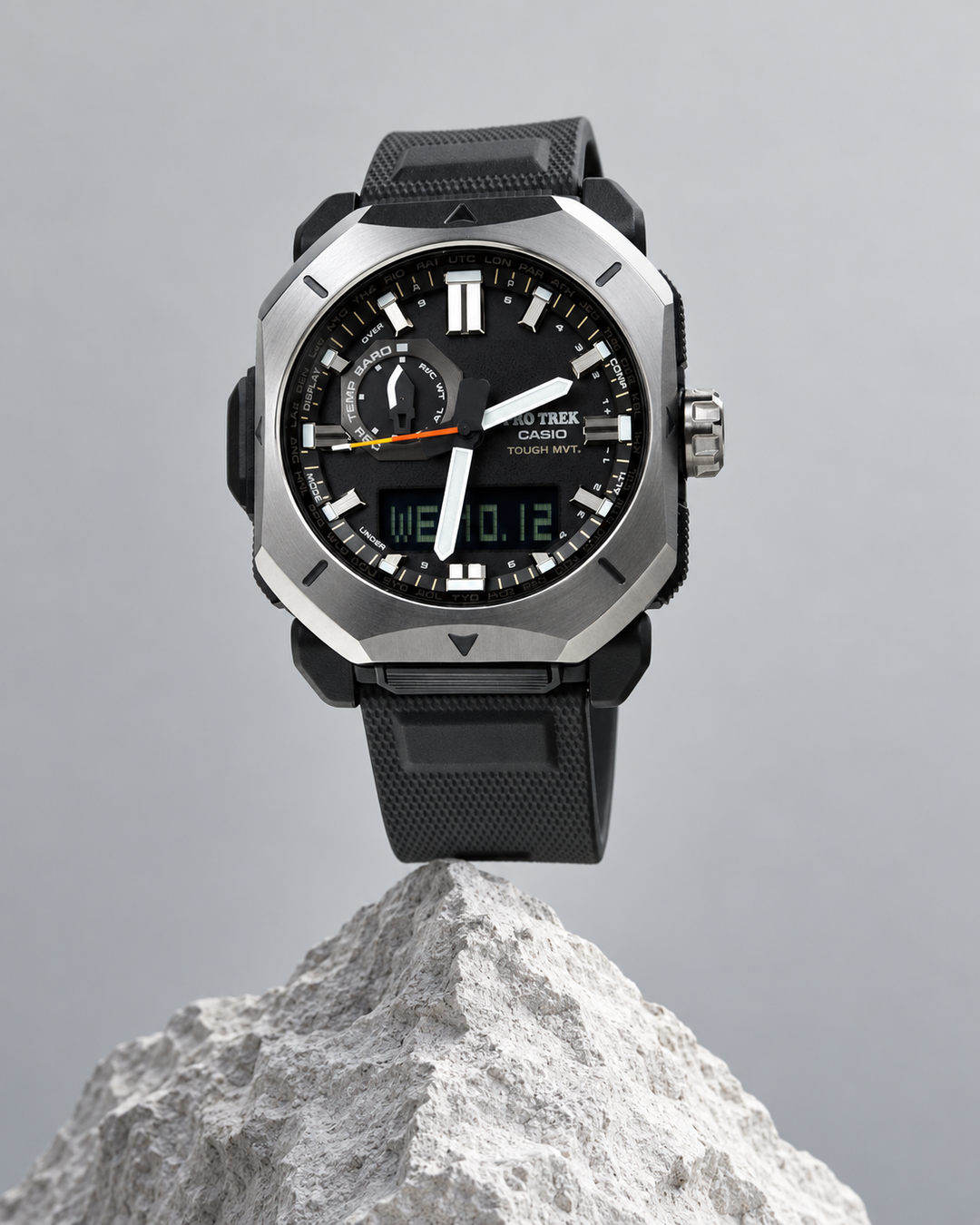 Casio PRW-6900Y-1 - detail and lifestyle view 6