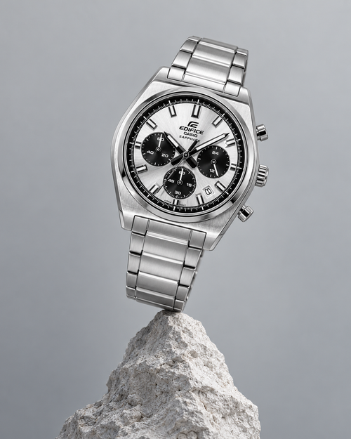 Casio EFB-730D-7AV - detail and lifestyle view 6