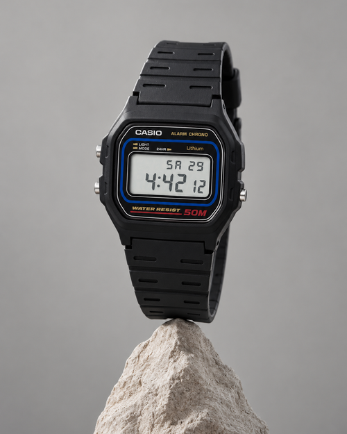 Casio W-59-1VQ - detail and lifestyle view 6