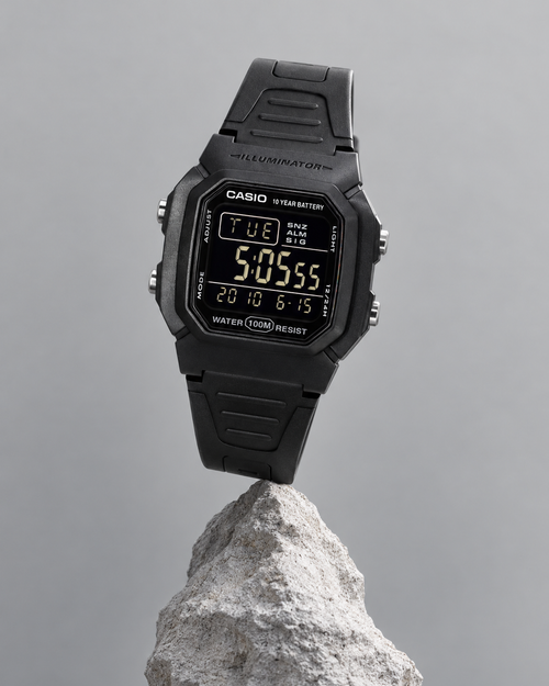 Casio W-800H-1BV - detail and lifestyle view 6