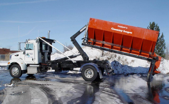 Swaploader SL-240 (24,000 lb. Capacity) - U.S. Municipal Supply, LLC