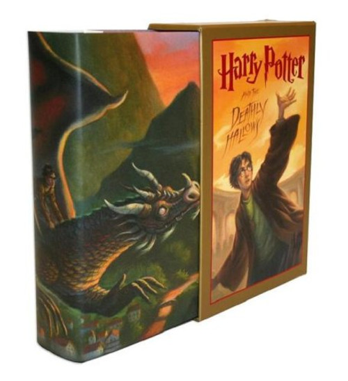 Harry Potter and the Deathly Hallows (Book 7) (Deluxe Edition)