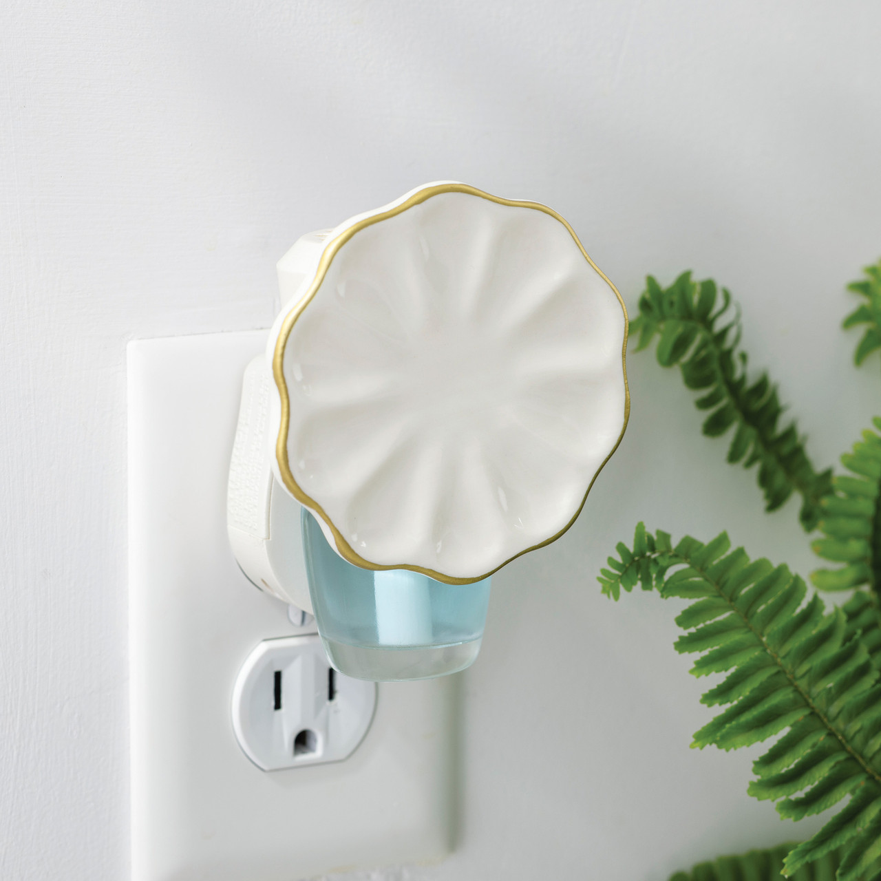 Scalloped WallScents™ Fragrance Warmer Pluggable