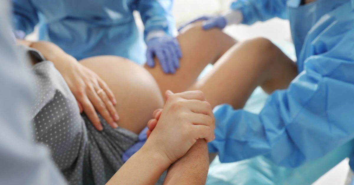 Comparing Custom Birth Kits vs. Pre-Assembled Kits