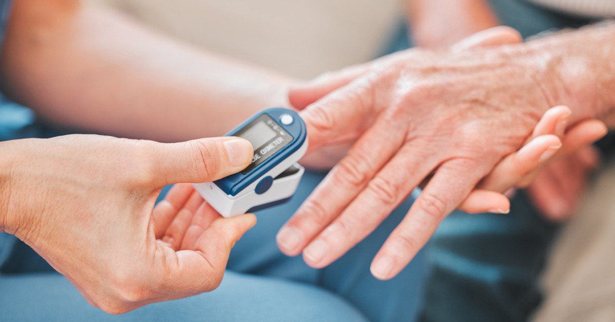 Helpful Tips for Using Pulse Oximeters on Senior Patients