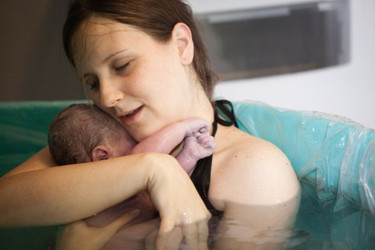 What To Expect During Your First Water Birth