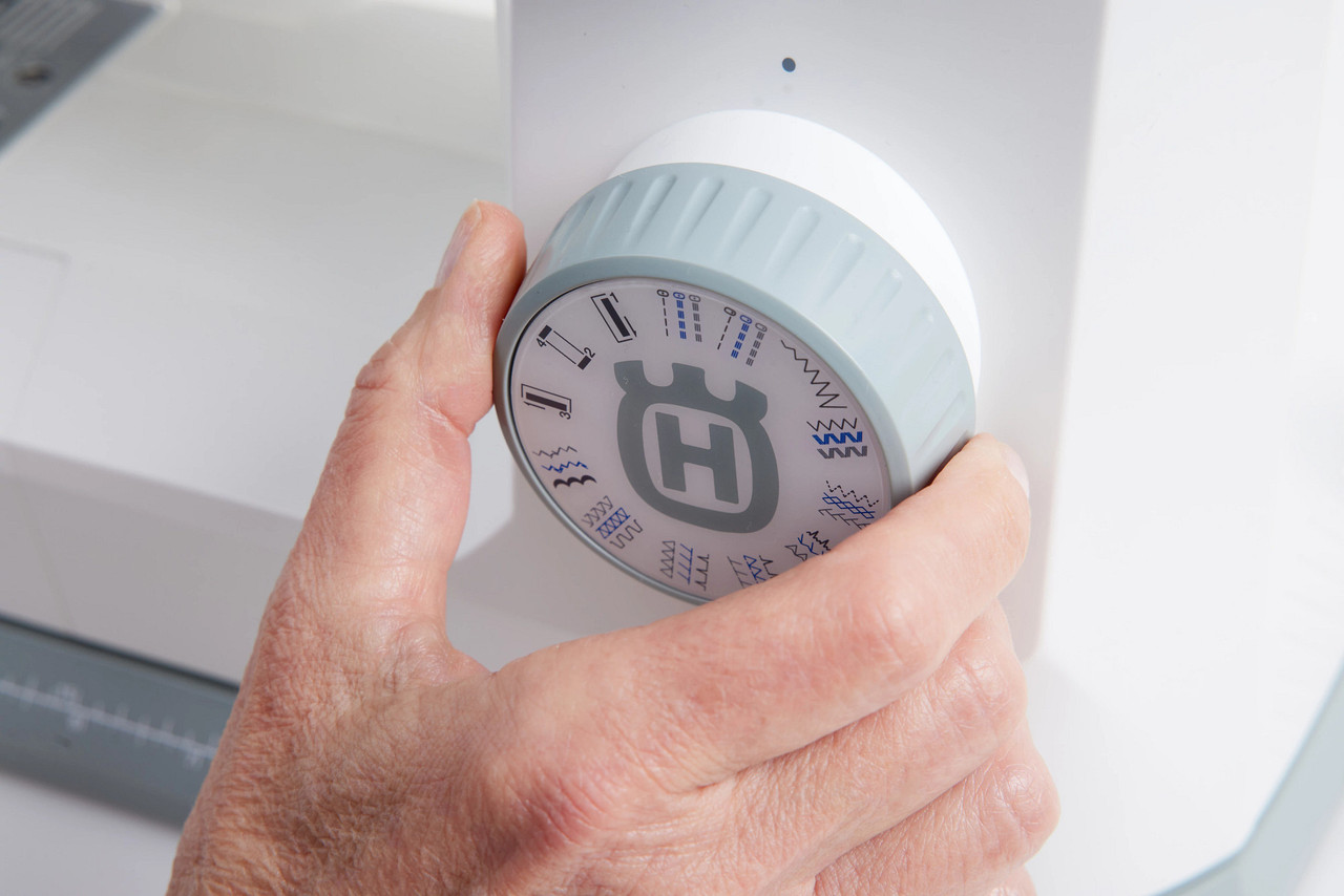 HUSQVARNA VIKING EMERALD 116