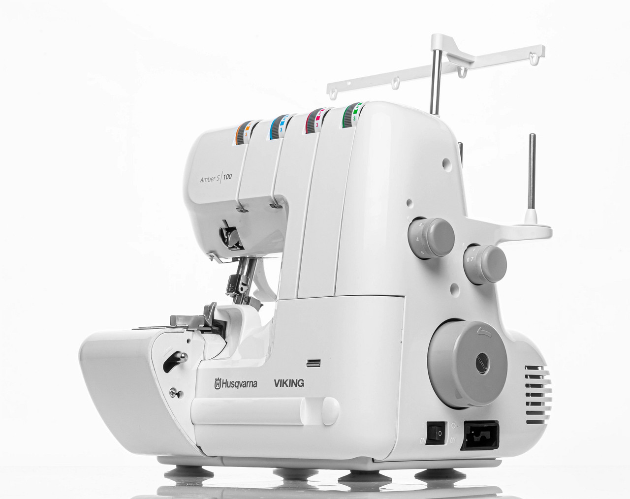 HUSQVARNA® VIKING® AMBER™ S | 100 Overlock Machine