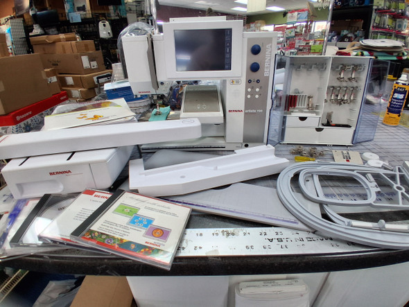 PRE-LOVED ❤ BERNINA ARTISTA 730 SEWING AND EMBROIDERY MACHINE
