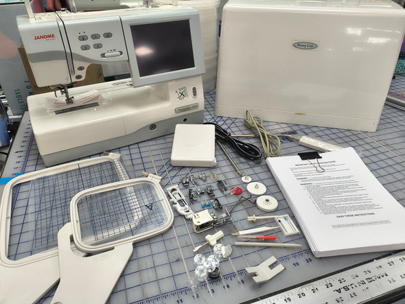 PRE-LOVED ❤ JANOME MEMORY CRAFT 11000 SEWING AND EMBROIDERY MACHINE