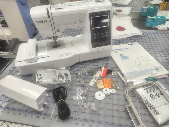 PRE-LOVED ❤ BROTHER SE-700 SEWING AND EMBROIDERY MACHINE