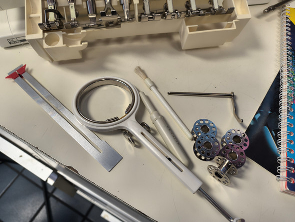 PRE-LOVED ❤ BERNINA 1530 SEWING MACHINE