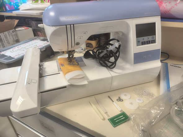PRE-LOVED ❤ BROTHER PE-770 EMBROIDERY ONLY MACHINE