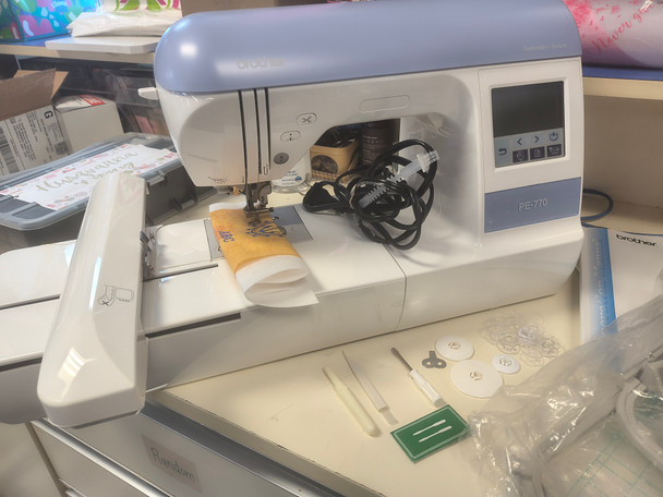 PRE-LOVED ❤ BROTHER PE-770 EMBROIDERY ONLY MACHINE