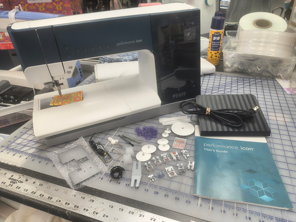 PRE-LOVED ❤ PFAFF PERFORMANCE ICON SEWING MACHINE