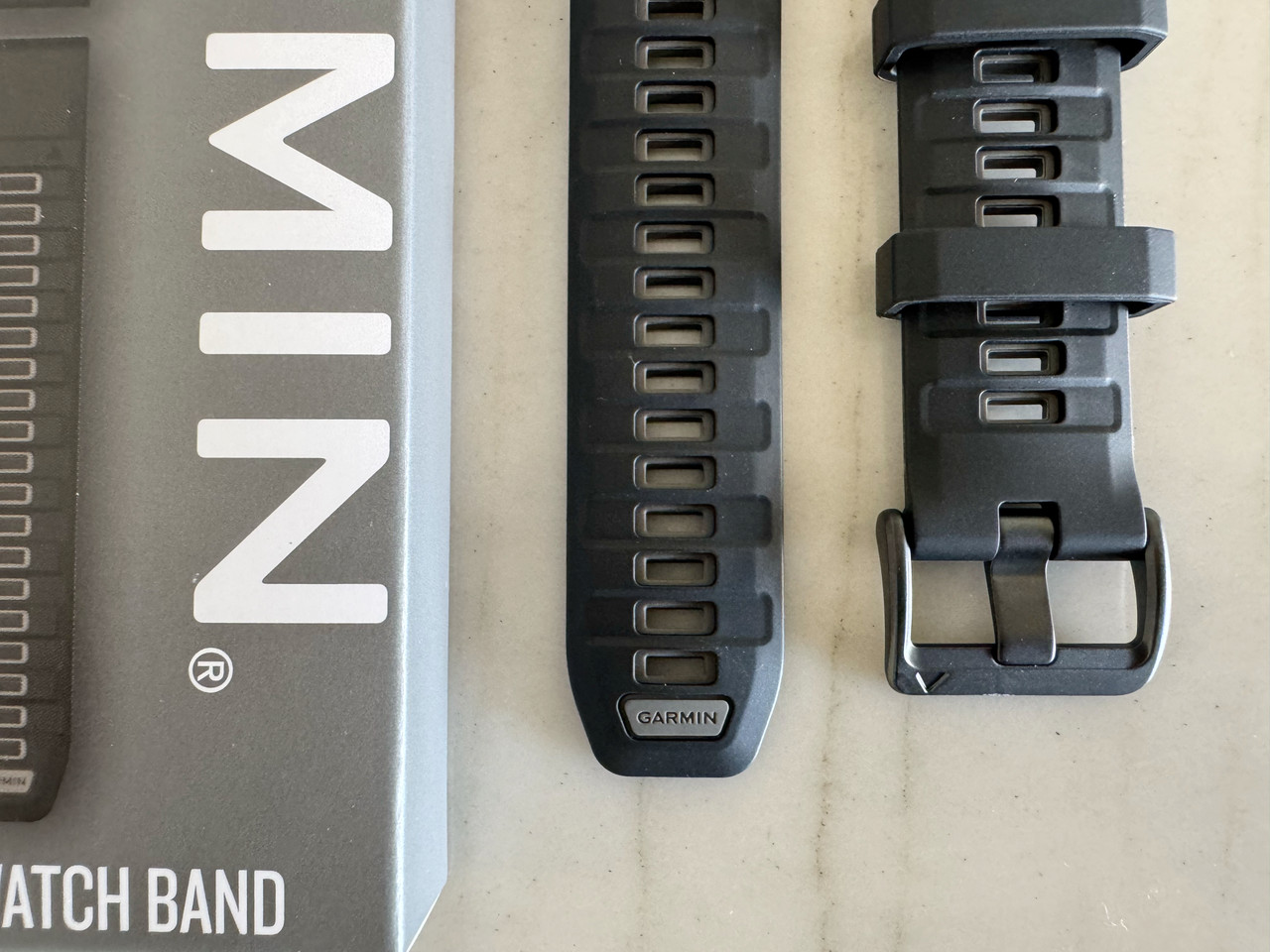 Garmin QuickFit® 22 Watch Band, Black/Pebble Gray Silicone Fenix 5