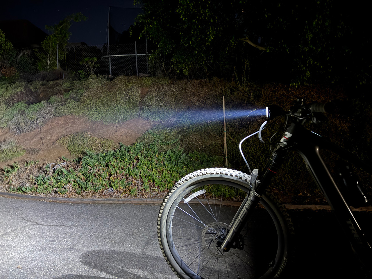 Phare LED OZ-USA Droid Spot Pour Vélo électrique - Compatible Moteurs Shimano Steps EP8 E6100