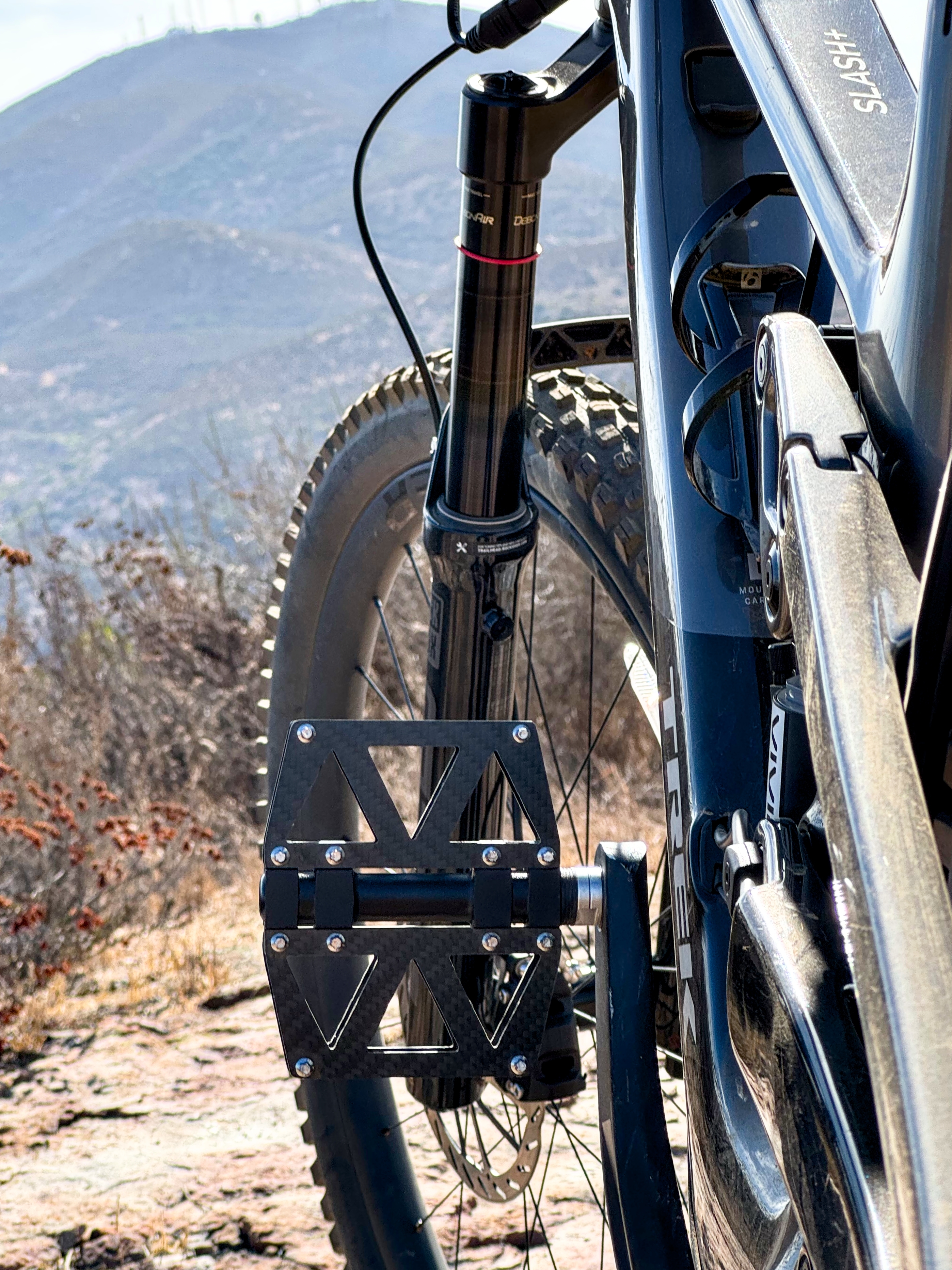 trek slash pedals