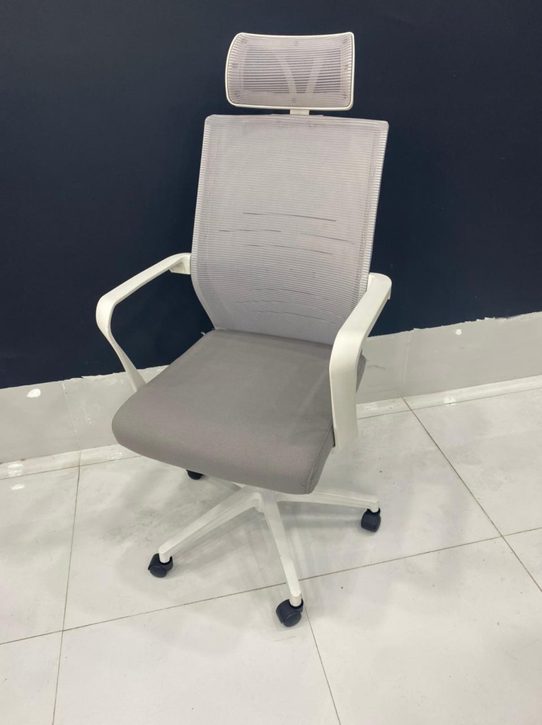 كرسي مكتبي طبي مخمل موديل (2021)
