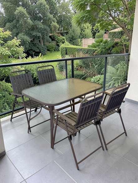 ميز مع 4 كراسي متحرك yrg 511