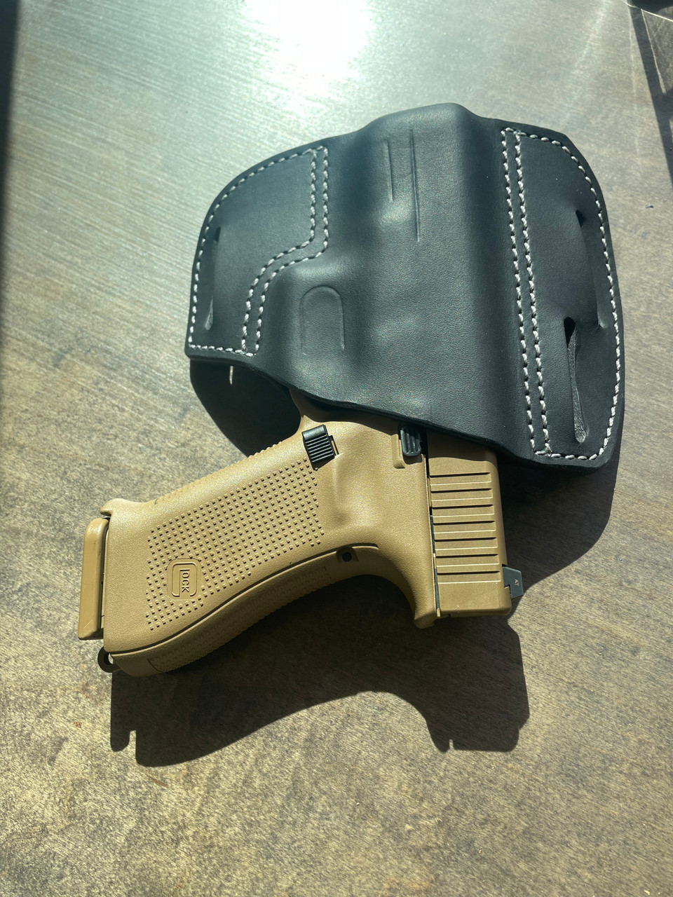 Leather Pancake Holster - Paradise Valley Leather