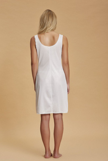 Sottoveste Donna Andra 84 Spalla Larga e Dettagli in Pizzo