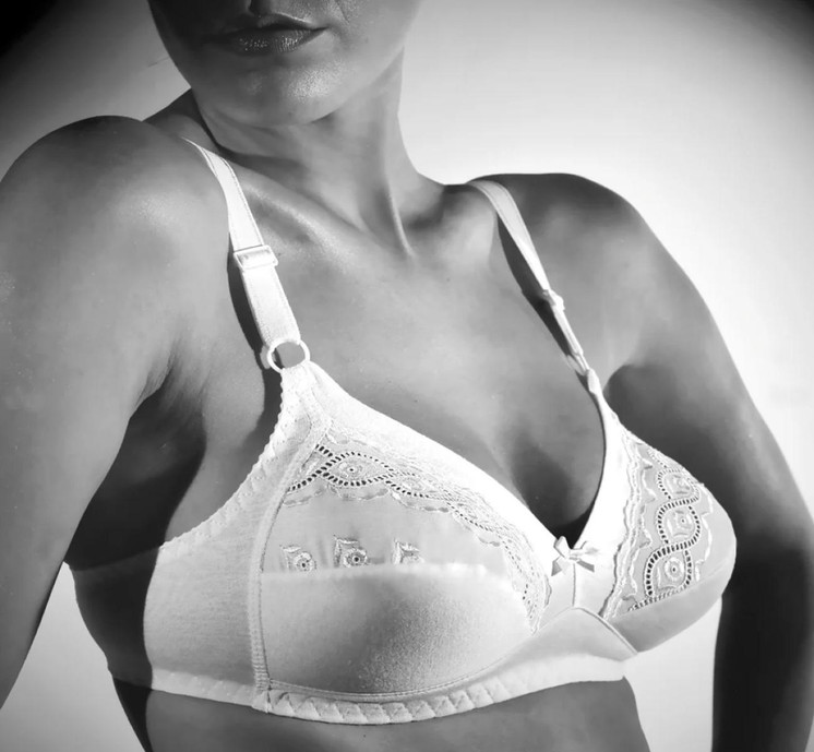 Reggiseno classico GIOS 301 in puro cotone e coppe in doppio tessuto.