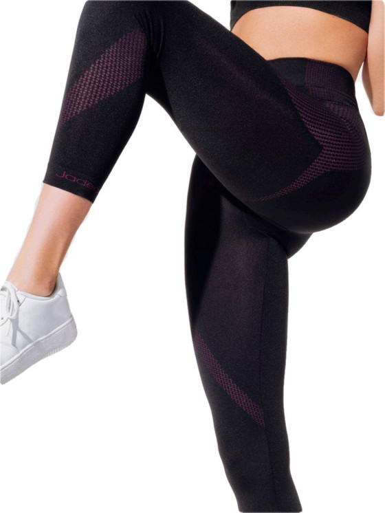 Leggins fitness JADEA 610632 con inserti traspiranti per un extra comfort.