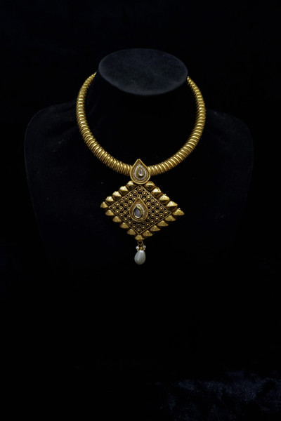 Gold Choker with Pendant
