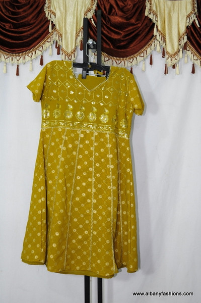 Green dotted V neck Suit