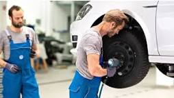 ¿Cuál es la importancia de los mantenimientos preventivos en el vehículo?