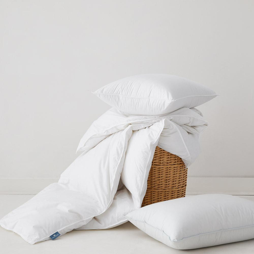 Luxury 800 Fill Power White Goose Down Bridal Comforter | DOWNLITE