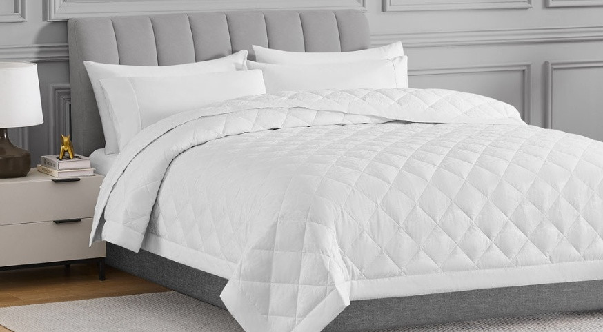 Why Summer Blankets Are Better Than Sheets | Downlite Bedding