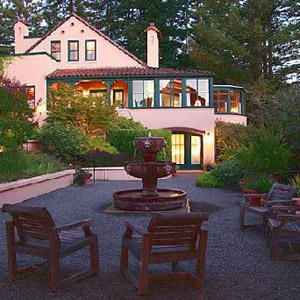 Applewood Inn & Spa Bedding