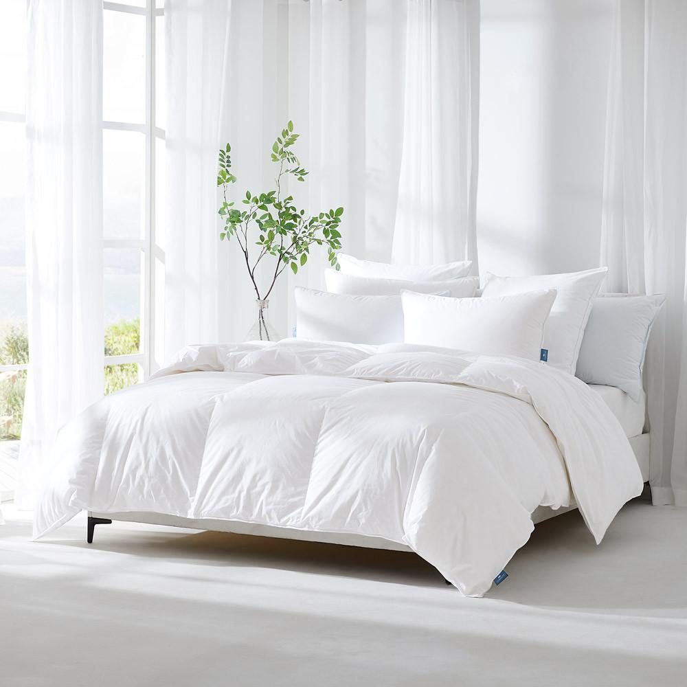 Luxury 800 Fill Power White Goose Down Bridal Comforter | DOWNLITE