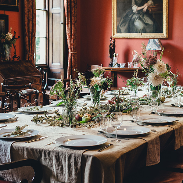 4 Things That Need to Be on Your Holiday Hosting Checklist 
