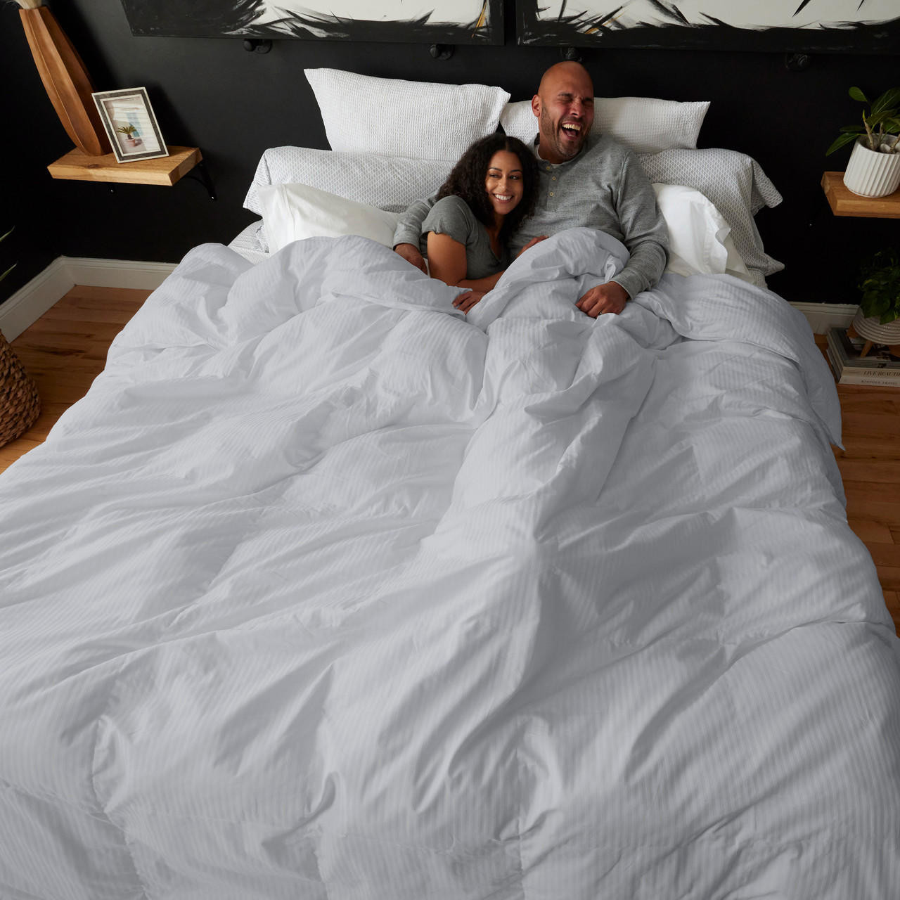 World s Biggest Comforter All Season Down Alternative Comforter