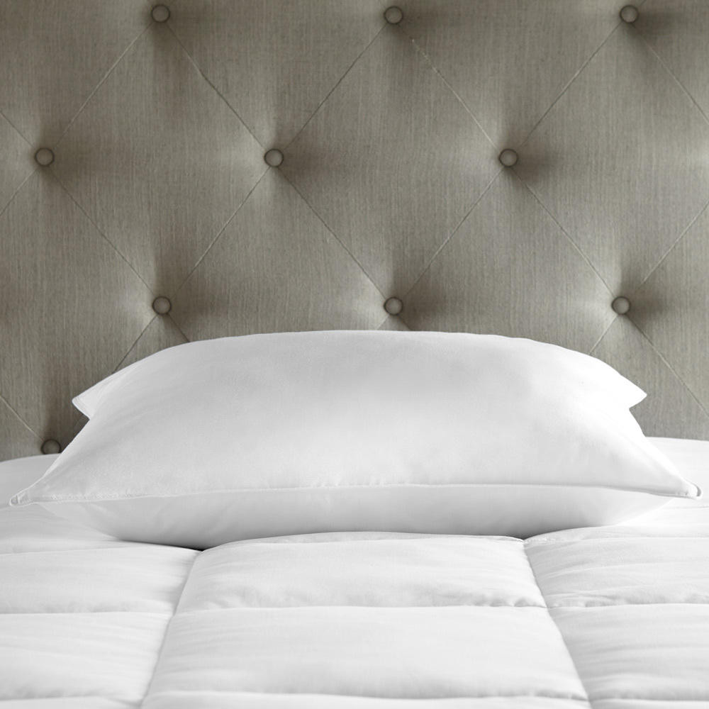 Holiday Inn® Hotel Bedding