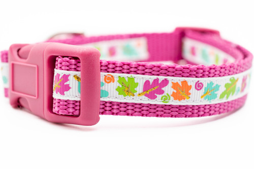 Pink fall leaves collar with rose pink nylon. Pink fall leaves collar with rose pink nylon.