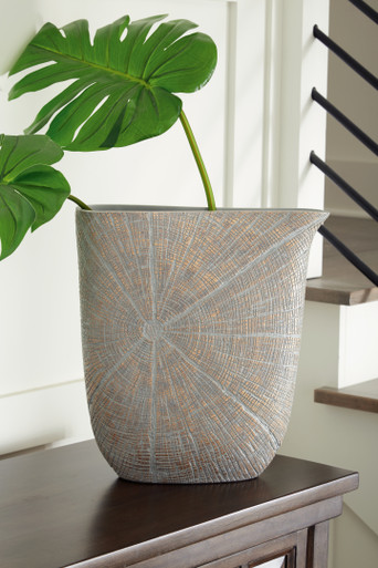 Ardenley - Antique Gold Finish - Vase (A2000608V) by Ashley